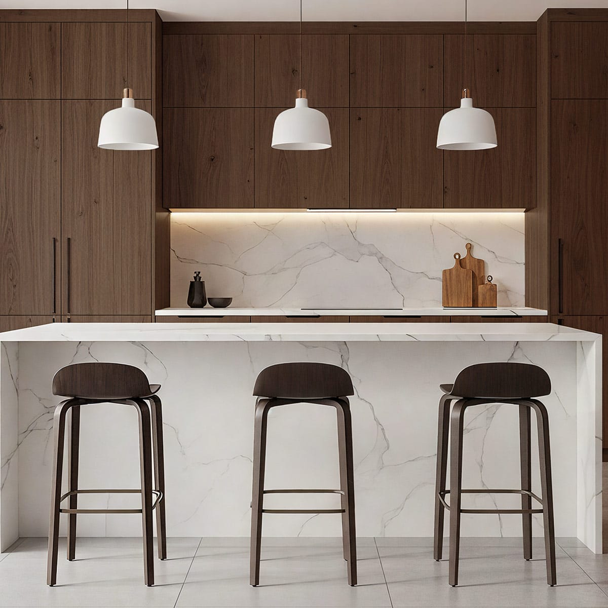 Sgabello legno scuro - Curve Legno