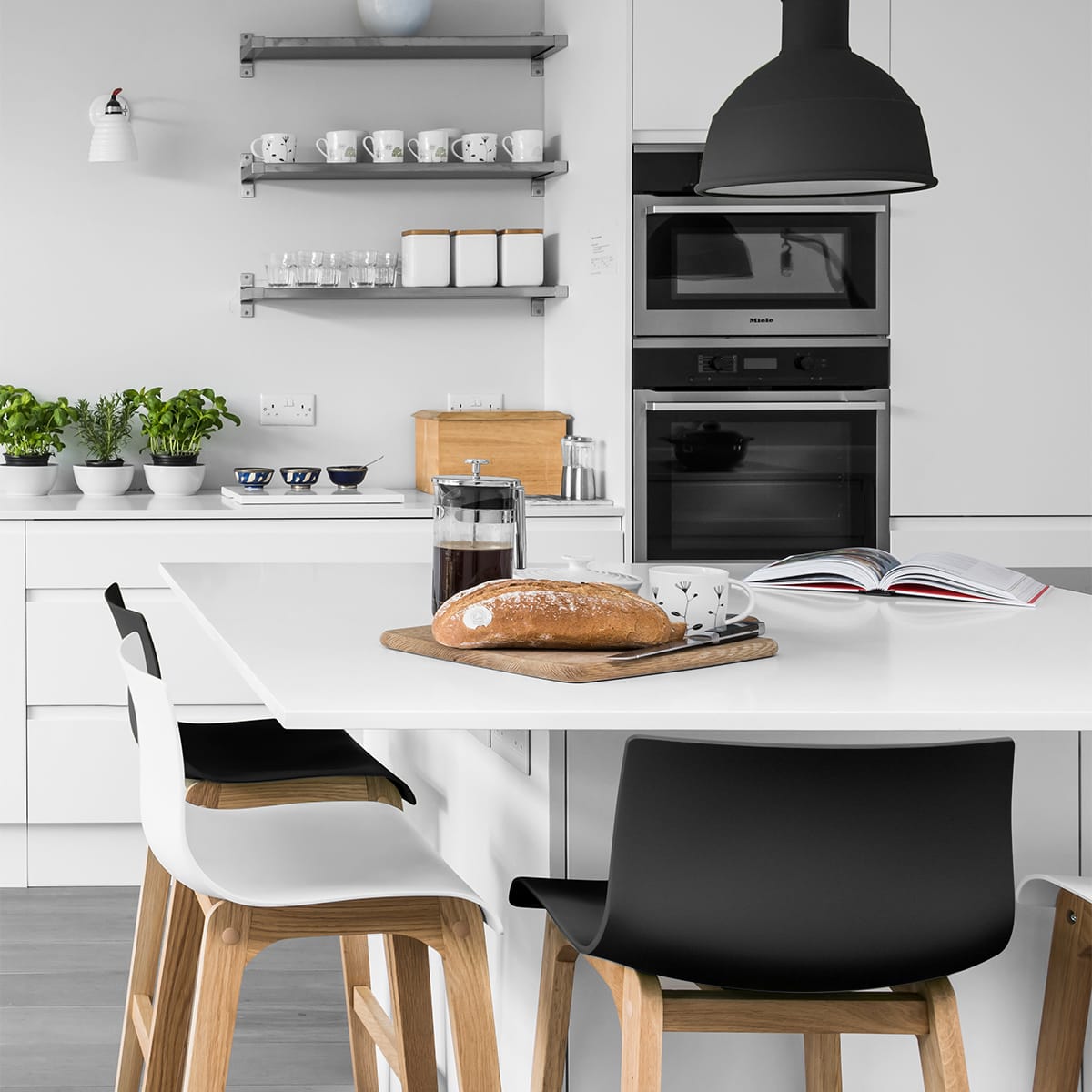 Sgabello Resina Legno - Drift Alto Nero
