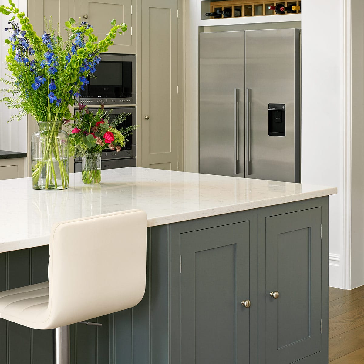 Sgabello Ecopelle Cromo Satinato - Linear Crema